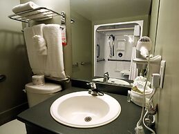 Super 8 by Wyndham Truro NS