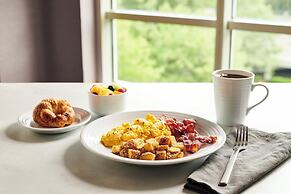 Holiday Inn Grand Rapids Airport by IHG