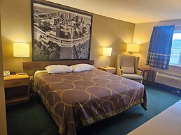 Super 8 by Wyndham Ava