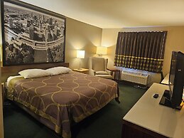 Super 8 by Wyndham Ava