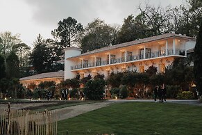 Brindos, Lac & Château
