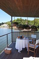 Brindos, Lac & Château