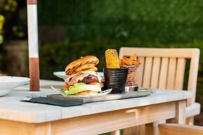 Holiday Inn Newcastle Jesmond by IHG