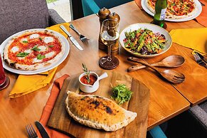 Holiday Inn Newcastle Jesmond by IHG