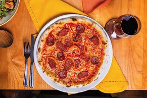 Holiday Inn Newcastle Jesmond by IHG