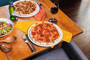 Holiday Inn Newcastle Jesmond by IHG