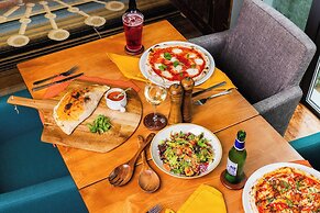 Holiday Inn Newcastle Jesmond by IHG