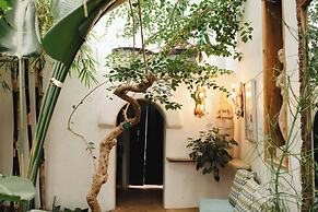 El Monte Sagrado Living Resort & Spa