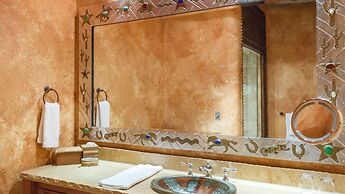 El Monte Sagrado Living Resort & Spa