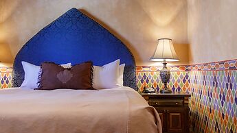 El Monte Sagrado Living Resort & Spa