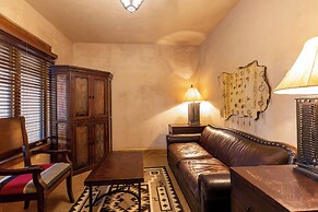 El Monte Sagrado Living Resort & Spa