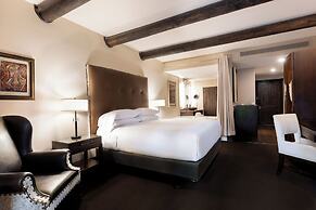 El Monte Sagrado Living Resort & Spa