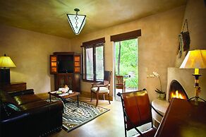 El Monte Sagrado Living Resort & Spa
