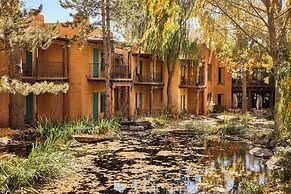 El Monte Sagrado Living Resort & Spa