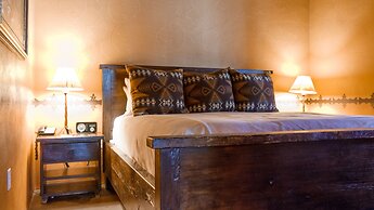 El Monte Sagrado Living Resort & Spa