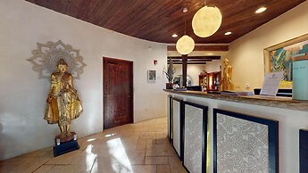 El Monte Sagrado Living Resort & Spa