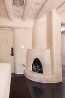 El Monte Sagrado Living Resort & Spa