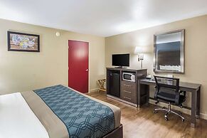 Econolodge Inn & Suites