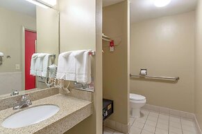 Econolodge Inn & Suites