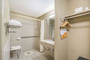 Econolodge Inn & Suites