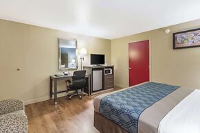 Econolodge Inn & Suites