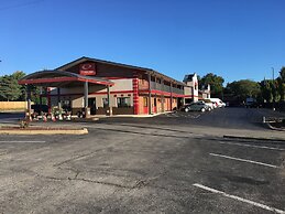 Econolodge Inn & Suites