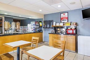 Econolodge Inn & Suites