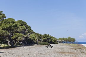 Daphne's Club Hotel Apartments