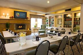 Blue Lantern Inn, A Four Sisters Inn