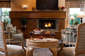 Blue Lantern Inn, A Four Sisters Inn