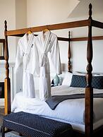 Blue Lantern Inn, A Four Sisters Inn