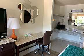 Howard Johnson by Wyndham Reno Downtown