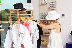 Hotel McCoy - Art, Libations, Pool Society