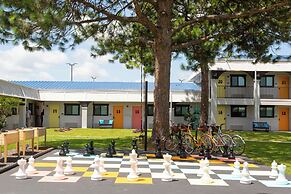 Hotel McCoy - Art, Libations, Pool Society