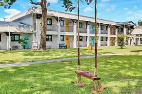 Hotel McCoy - Art, Libations, Pool Society