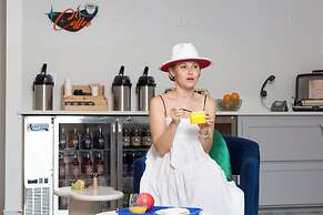 Hotel McCoy - Art, Libations, Pool Society