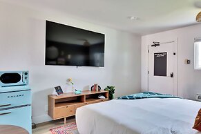 Hotel McCoy - Art, Libations, Pool Society