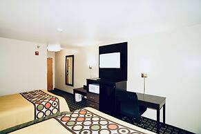 Super 8 by Wyndham Crossville TN