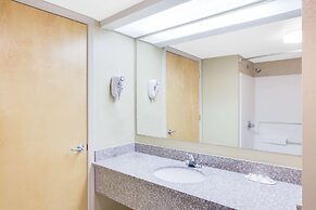 Super 8 by Wyndham Crossville TN