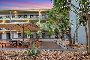 Stay at Alice Springs Hotel