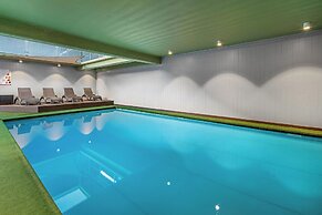 Stay at Alice Springs Hotel