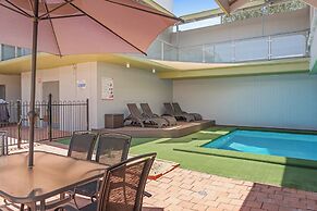 Stay at Alice Springs Hotel