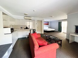 Stay at Alice Springs Hotel