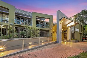 Stay at Alice Springs Hotel