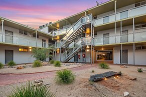 Stay at Alice Springs Hotel