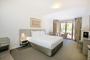 Stay at Alice Springs Hotel