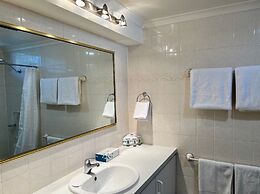 Stay at Alice Springs Hotel