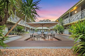 Stay at Alice Springs Hotel