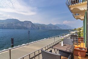 Lake Front Hotel Brenzone