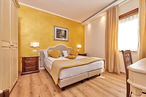 Lake Front Hotel Brenzone